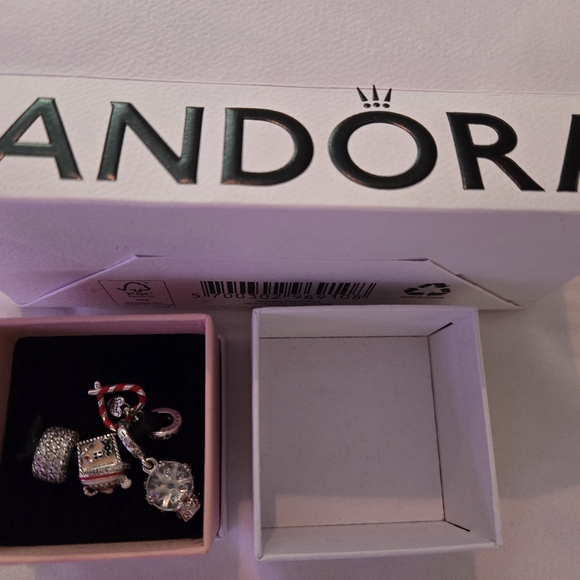 Bracelet Charms - Picture 2 of 4